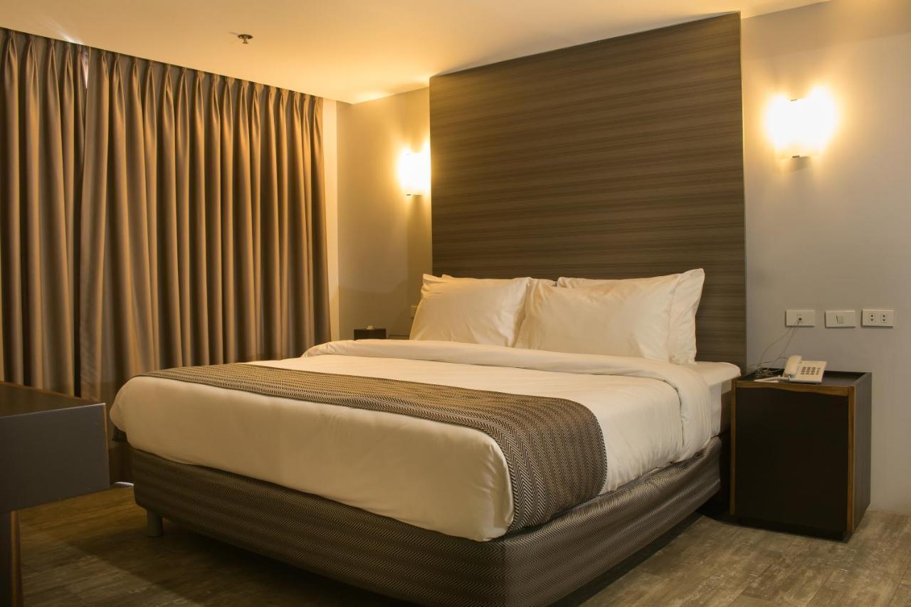 1A Express Hotel Cagayan de Oro Exteriör bild